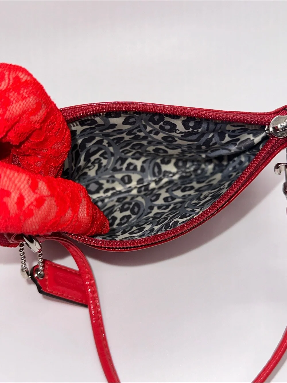 Coach♥️Poppy Patent Wristlet - Picture 6 of 9